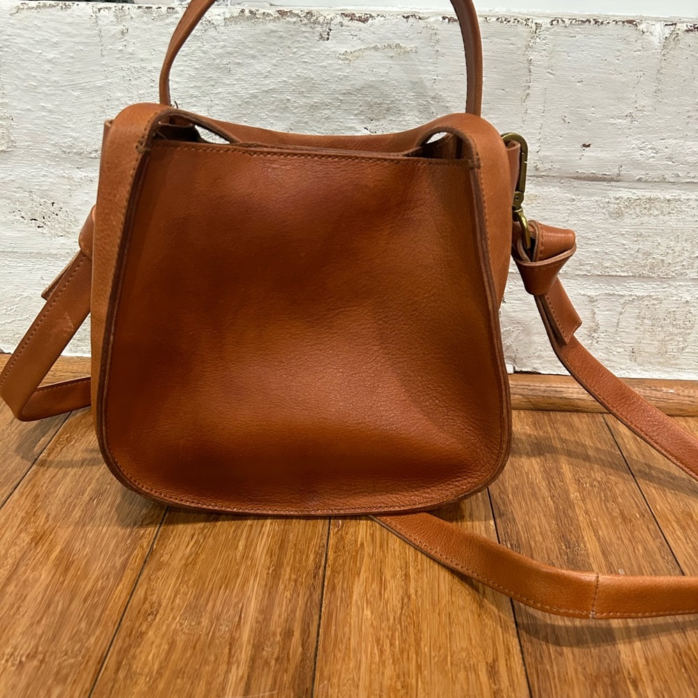 The Sydney crossbody bag. Like new. Caramel color.